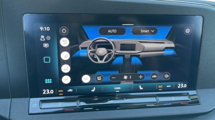Caddy 2,0TDi DSG Kamera Apple Sitzhz Virtual LED