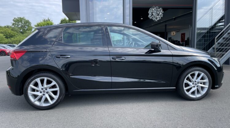 Ibiza FR 17″ Navi LED AppleCarplay PDC