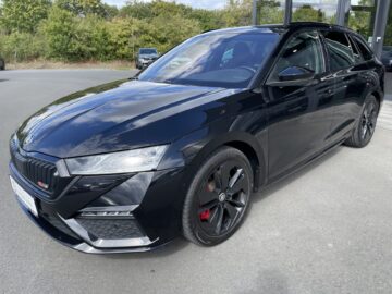 Octavia Combi 2,0TSi RS Pano 360°DCC AHK Massage
