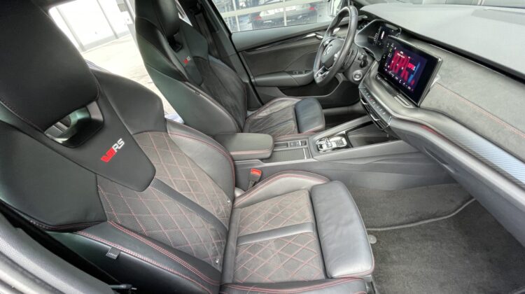 Octavia Combi 2,0TSi RS Pano 360°DCC AHK Massage