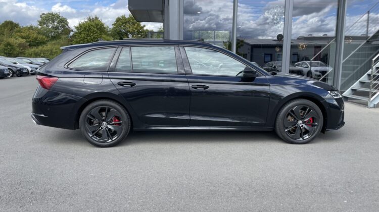 Octavia Combi 2,0TSi RS Pano 360°DCC AHK Massage