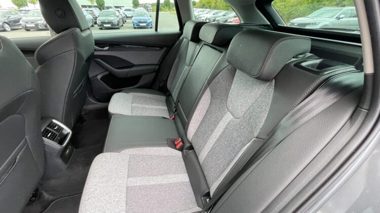 Octavia Combi 2.0TDI DSG Selection Matrix Navi