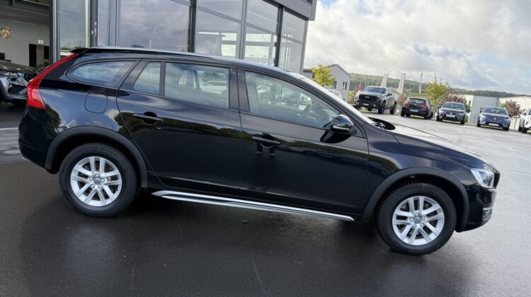 V60 Cross Country Navi Kamera Xenon