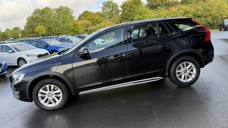 V60 Cross Country Navi Kamera Xenon