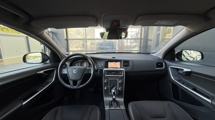 V60 Cross Country Navi Kamera Xenon