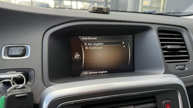 V60 Cross Country Navi Kamera Xenon