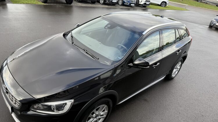 V60 Cross Country Navi Kamera Xenon