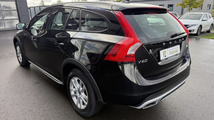 V60 Cross Country Navi Kamera Xenon