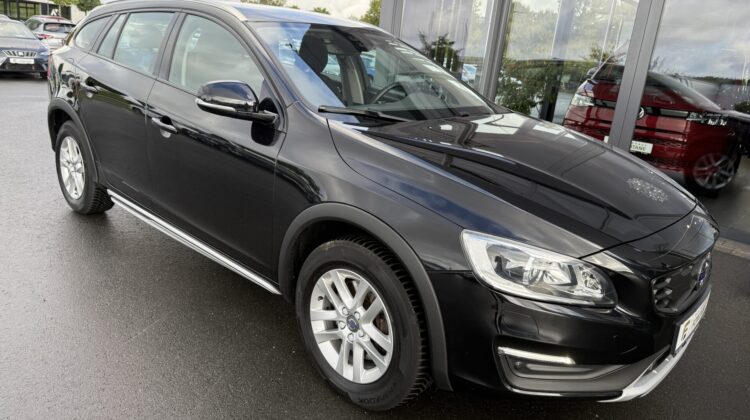 V60 Cross Country Navi Kamera Xenon