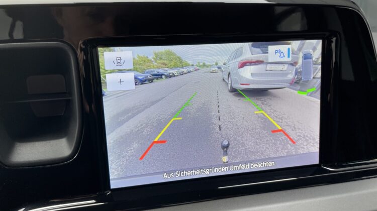 Tourneo Courier A/T Titanium Carplay AHK PDC