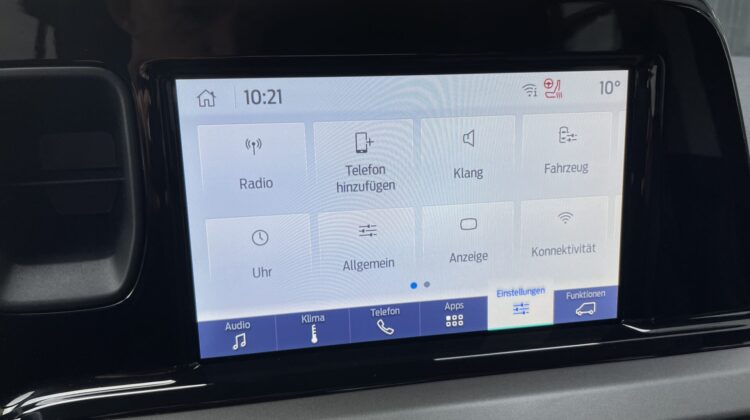 Tourneo Courier A/T Titanium Carplay AHK PDC