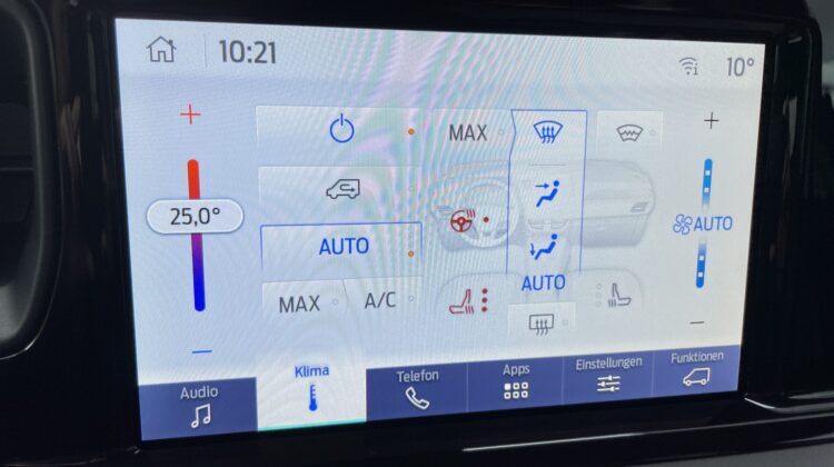Tourneo Courier A/T Titanium Carplay AHK PDC