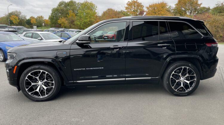 Grand Cherokee Summit Reserve Plug-In-Hybrid 4xe