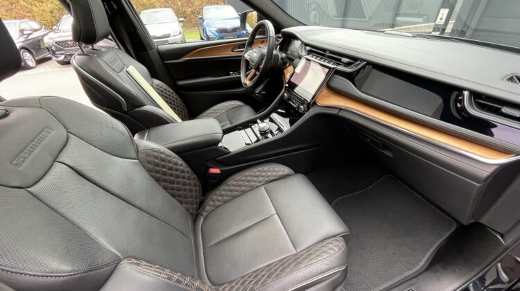 Grand Cherokee Summit Reserve Plug-In-Hybrid 4xe