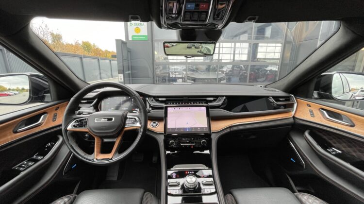 Grand Cherokee Summit Reserve Plug-In-Hybrid 4xe