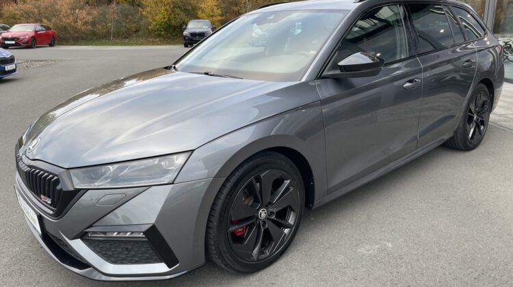 Octavia Kombi 2.0TDI RS AHK Matrix Pano ACC