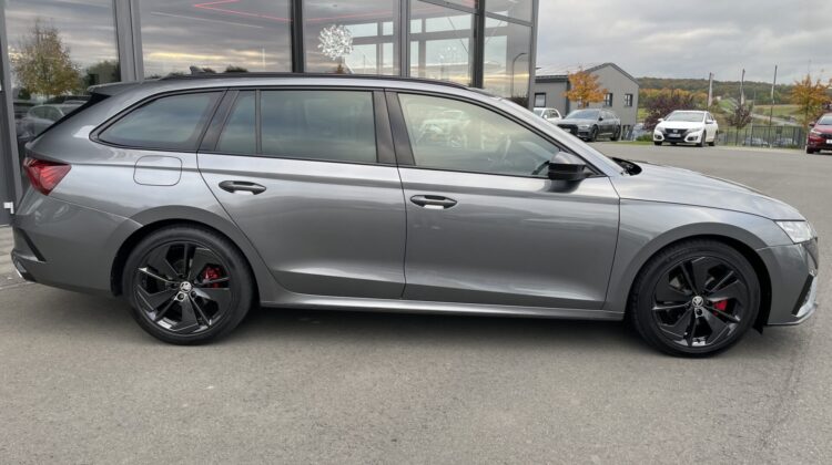 Octavia Kombi 2.0TDI RS AHK Matrix Pano ACC