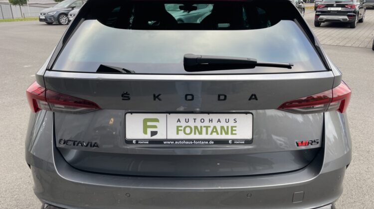 Octavia Kombi 2.0TDI RS AHK Matrix Pano ACC