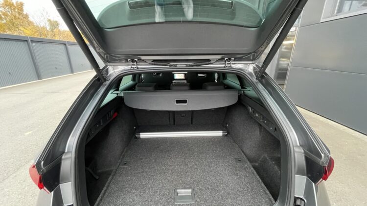 Octavia Kombi 2.0TDI RS AHK Matrix Pano ACC