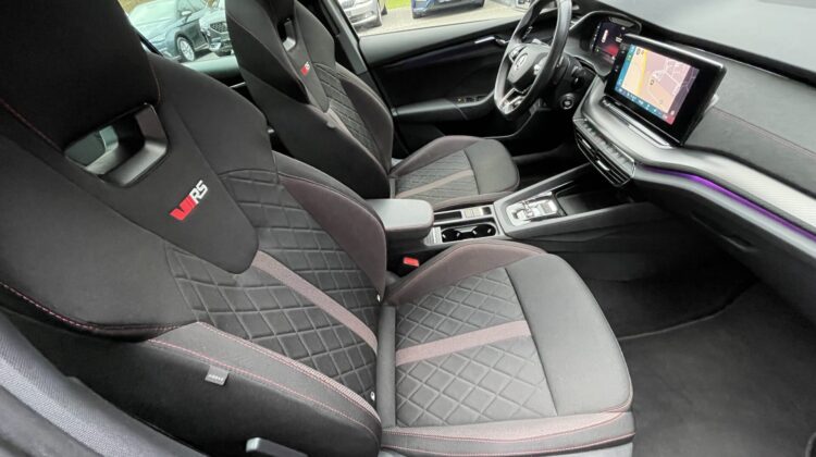 Octavia Kombi 2.0TDI RS AHK Matrix Pano ACC