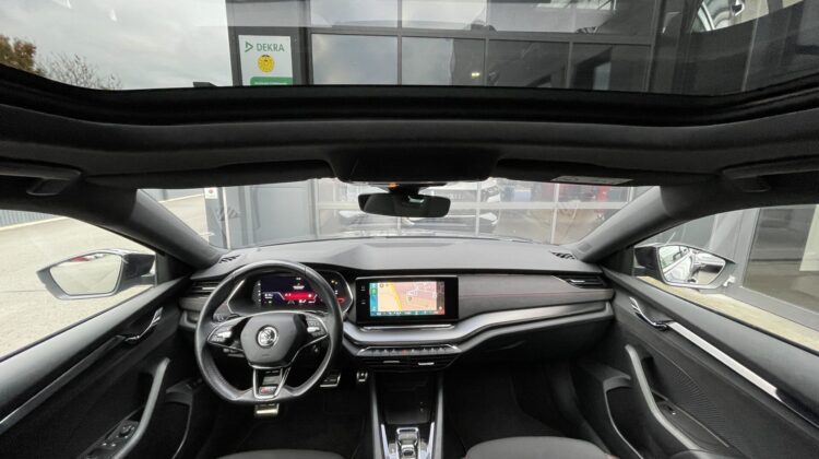 Octavia Kombi 2.0TDI RS AHK Matrix Pano ACC