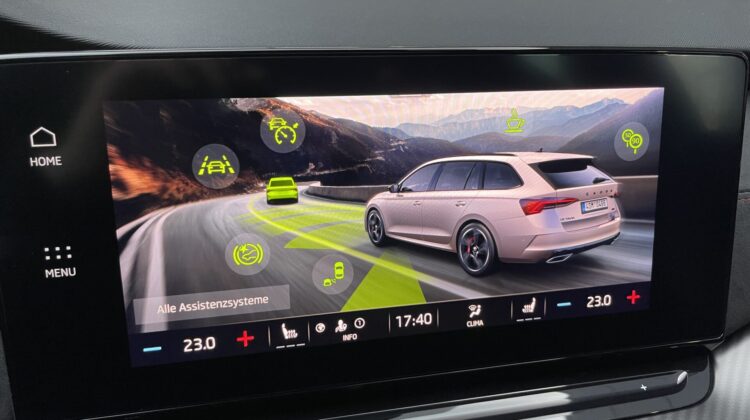 Octavia Kombi 2.0TDI RS AHK Matrix Pano ACC