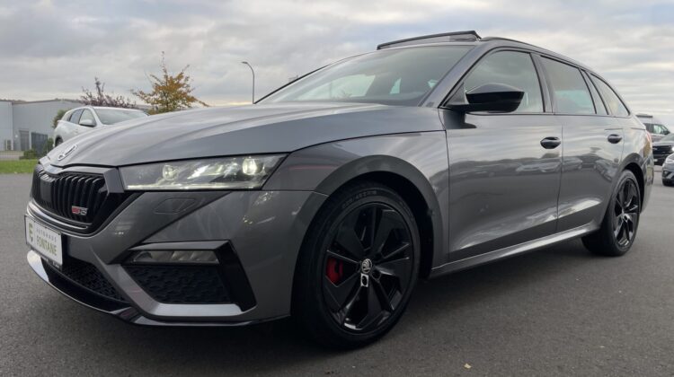 Octavia Kombi 2.0TDI RS AHK Matrix Pano ACC