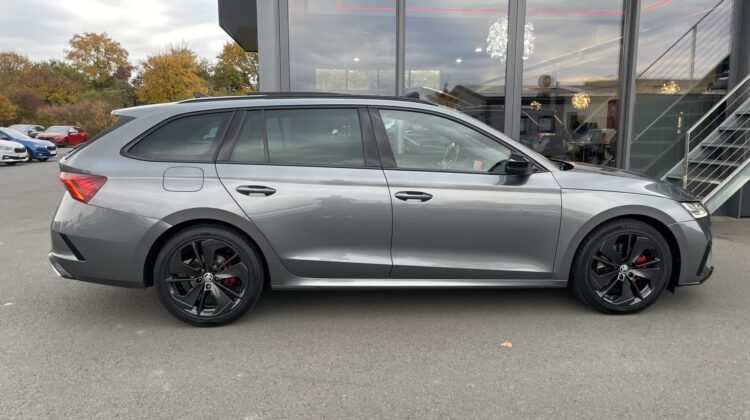Octavia Kombi 2.0TDI RS AHK Matrix Pano ACC