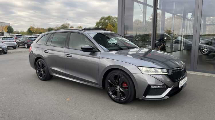 Octavia Kombi 2.0TDI RS AHK Matrix Pano ACC