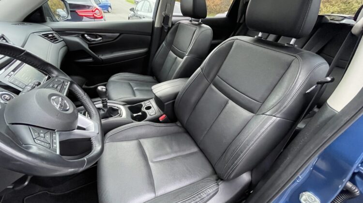 X-Trail 1,7 dCi 6-Gang Leder AHK Pano Bose