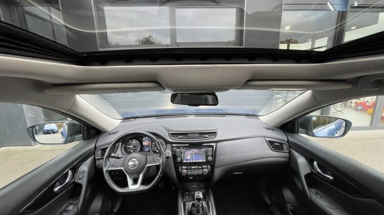 X-Trail 1,7 dCi 6-Gang Leder AHK Pano Bose