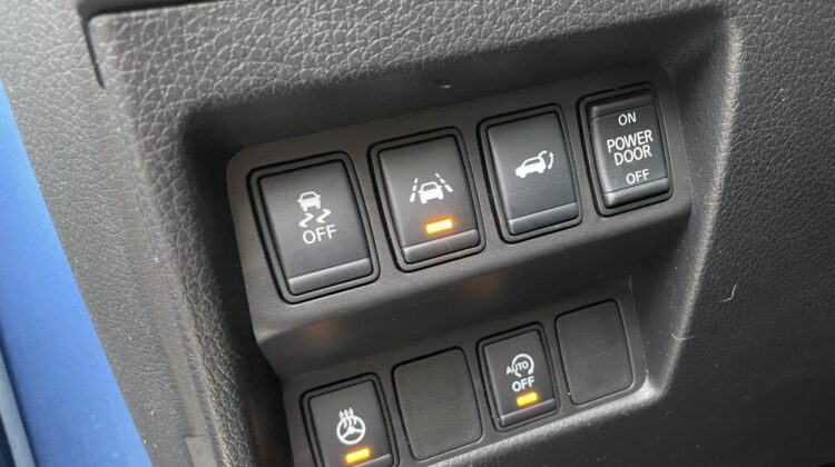 X-Trail 1,7 dCi 6-Gang Leder AHK Pano Bose
