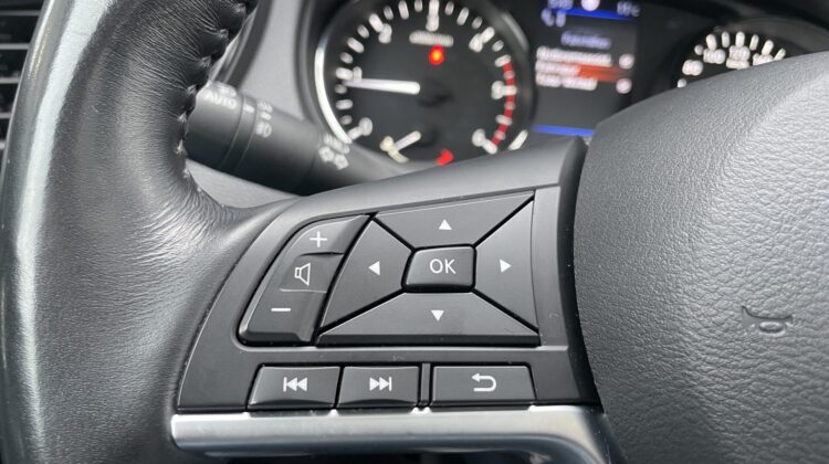 X-Trail 1,7 dCi 6-Gang Leder AHK Pano Bose