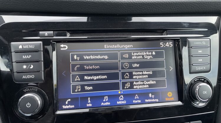 X-Trail 1,7 dCi 6-Gang Leder AHK Pano Bose