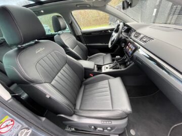 Superb Combi 2,0TSi L&K 4×4 Pano Canton AHK ACC