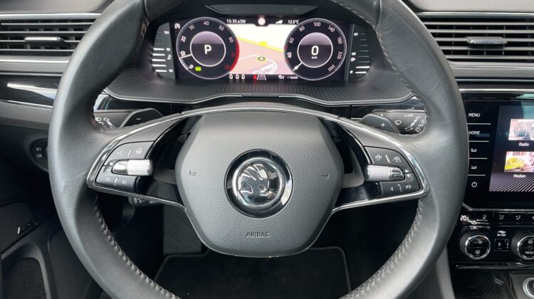 Superb Combi 2,0TSi L&K 4×4 Pano Canton AHK ACC