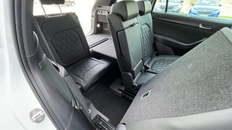 Kodiaq 2,0TSi RS 4×4 7-Sitze Pano 360° Leder DCC