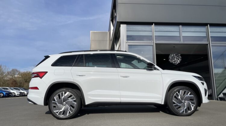 Kodiaq 2,0TSi RS 4×4 7-Sitze Pano 360° Leder DCC