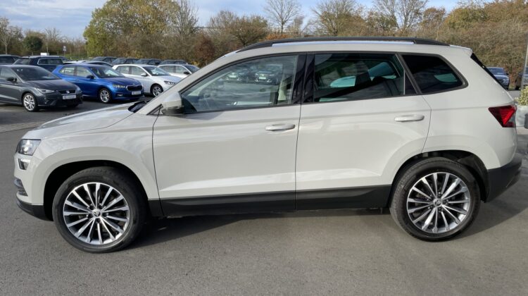 Karoq 2,0TDi Ambition 4×4 DSG Navi AHK Sitzhz