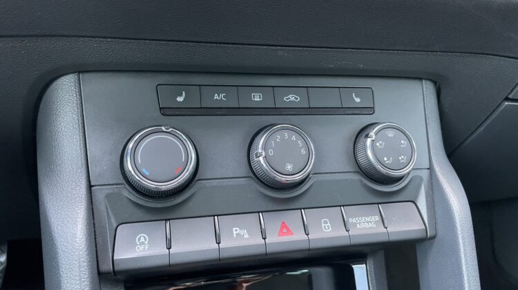 Karoq 2,0TDi Ambition 4×4 DSG Navi AHK Sitzhz