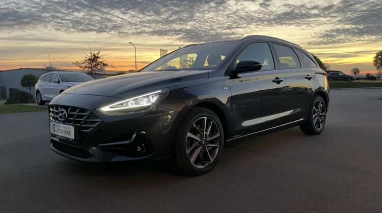 i30 1,5 DCT CW Edition 30+ AHK Navi Sitzhz Apple