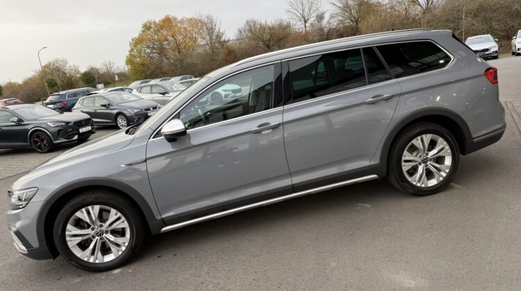 Passat Variant Alltrack 4Motion Navi AHK Kamera