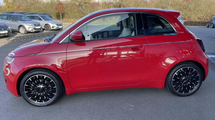 500e 3+1 La Prima Glasdach Leder Key Navi