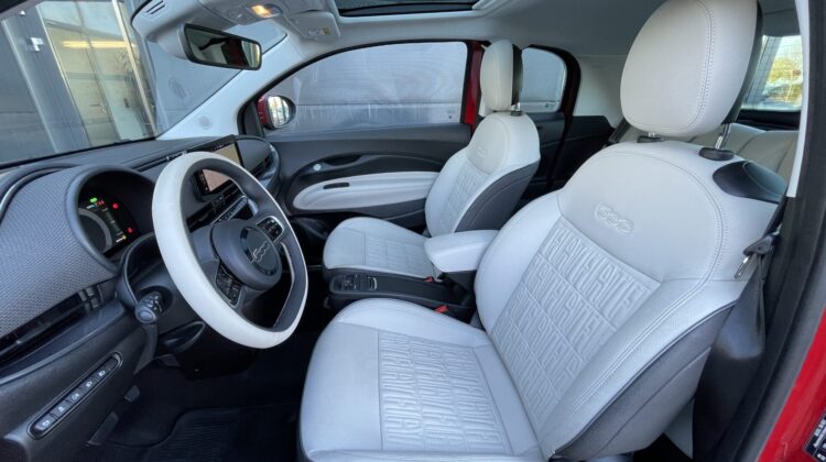 500e 3+1 La Prima Glasdach Leder Key Navi