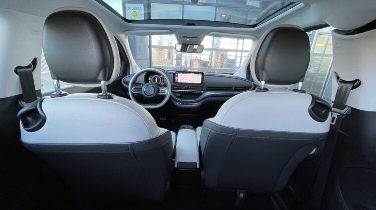 500e 3+1 La Prima Glasdach Leder Key Navi