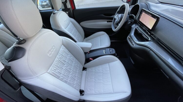 500e 3+1 La Prima Glasdach Leder Key Navi