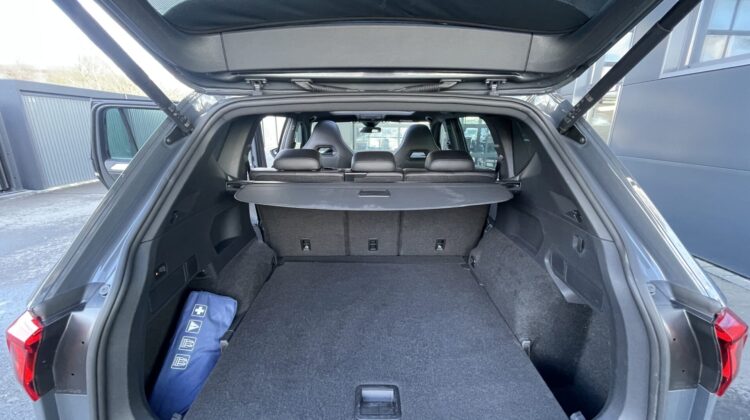 Tarraco 2,0TSi FR 4Drive Pano 360°Alcantara 19″ Alu