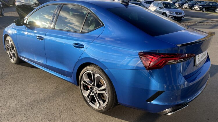 Octavia 2,0TSi Limousine RS 19″Alcantara Massage