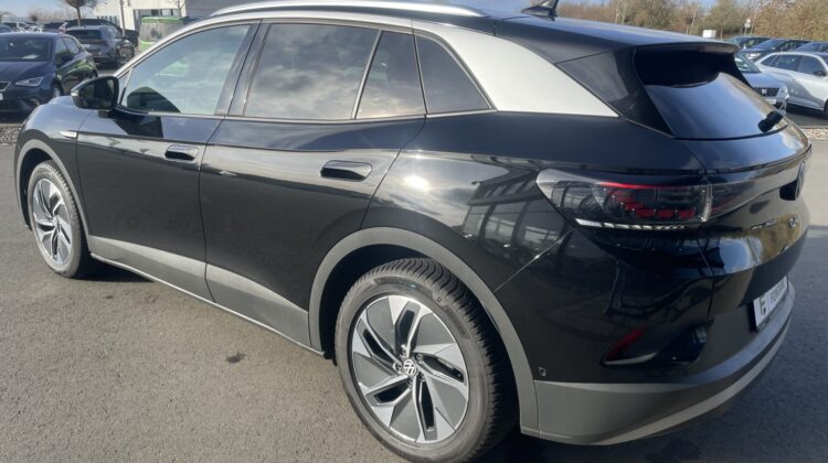 ID.4 Pro Performance 150kW Pano Wärmep. IQ AHK