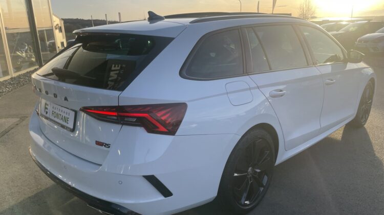 Octavia 2,0TSi Combi RS Pano Matrix AHK Columbus